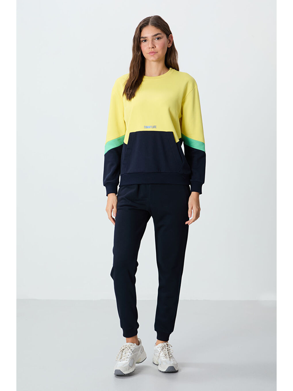 Sarı Kompakt Pamuklu Kalın Pürüzsüz Dokulu O Yaka Oversize Fit Kadın Sweatshirt - 97289-1