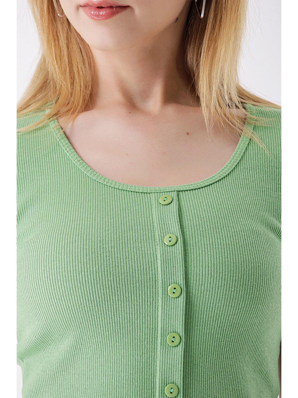 Yeşil U Yaka Önü Düğmeli BLUZ-3