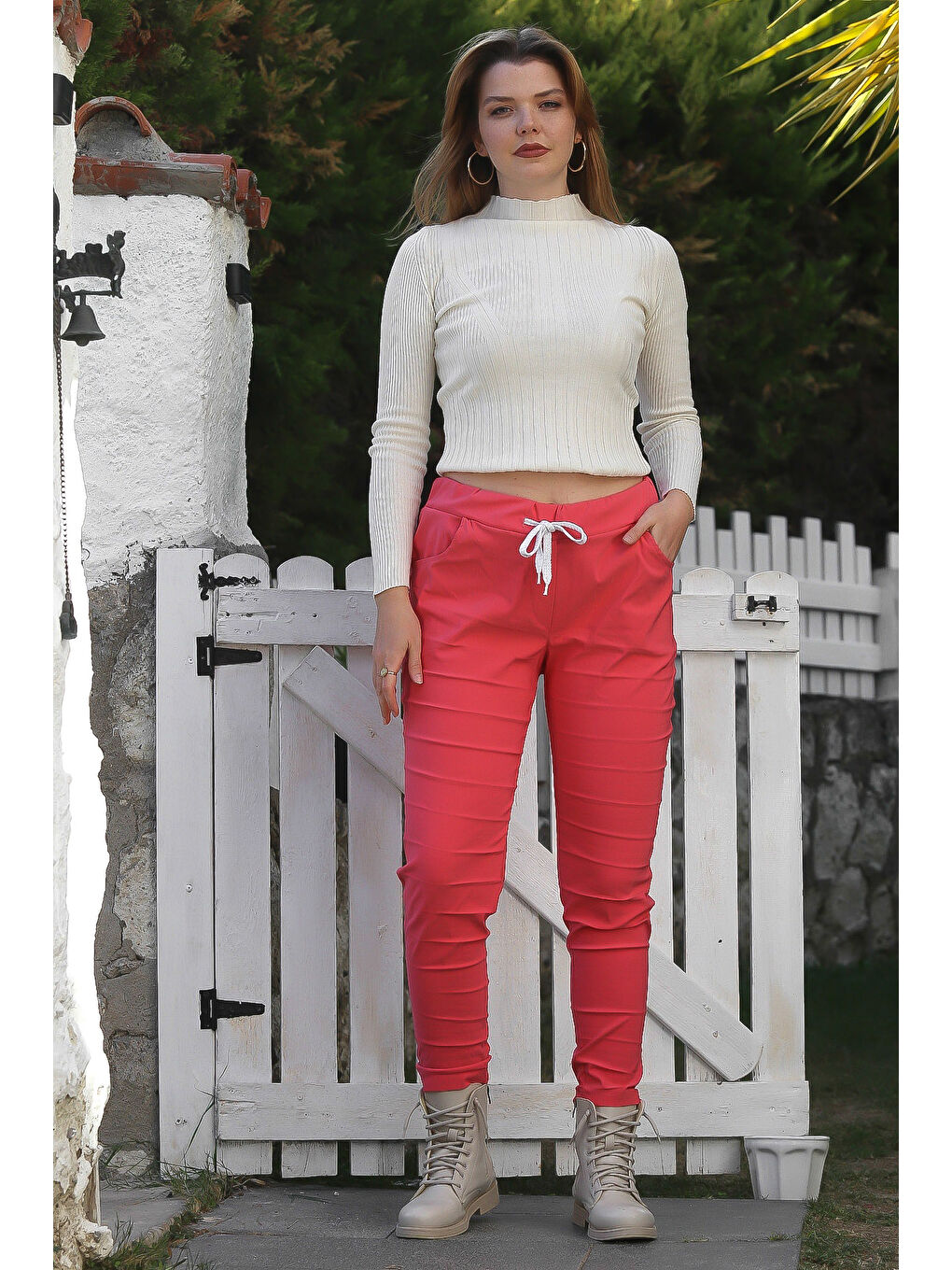 Kırmızı Narçiçeği Cepli Yıkamalı Lastikli Ve Bağlamalı Bel Dar Paça Casual Dokuma Pantolon 99 60-1