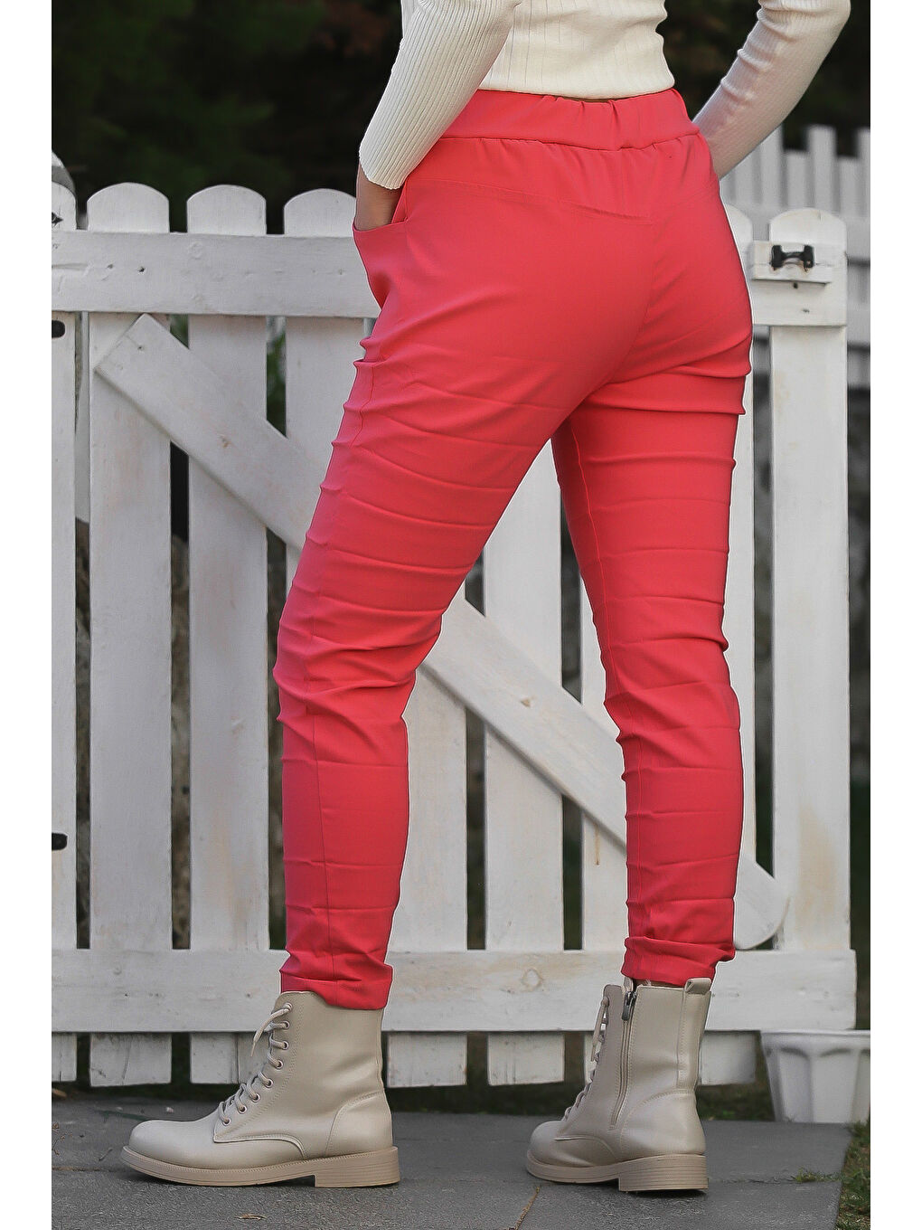 Kırmızı Narçiçeği Cepli Yıkamalı Lastikli Ve Bağlamalı Bel Dar Paça Casual Dokuma Pantolon 99 60-5
