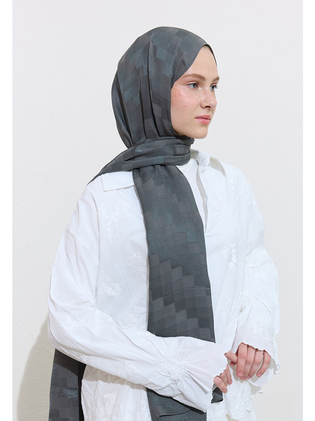 Gri Nori İpek Jakar Şal Füme