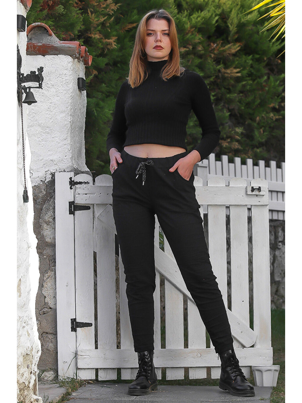 Siyah Cepli Yıkamalı Lastikli Ve Bağlamalı Bel Dar Paça Casual Dokuma Pantolon 99 60