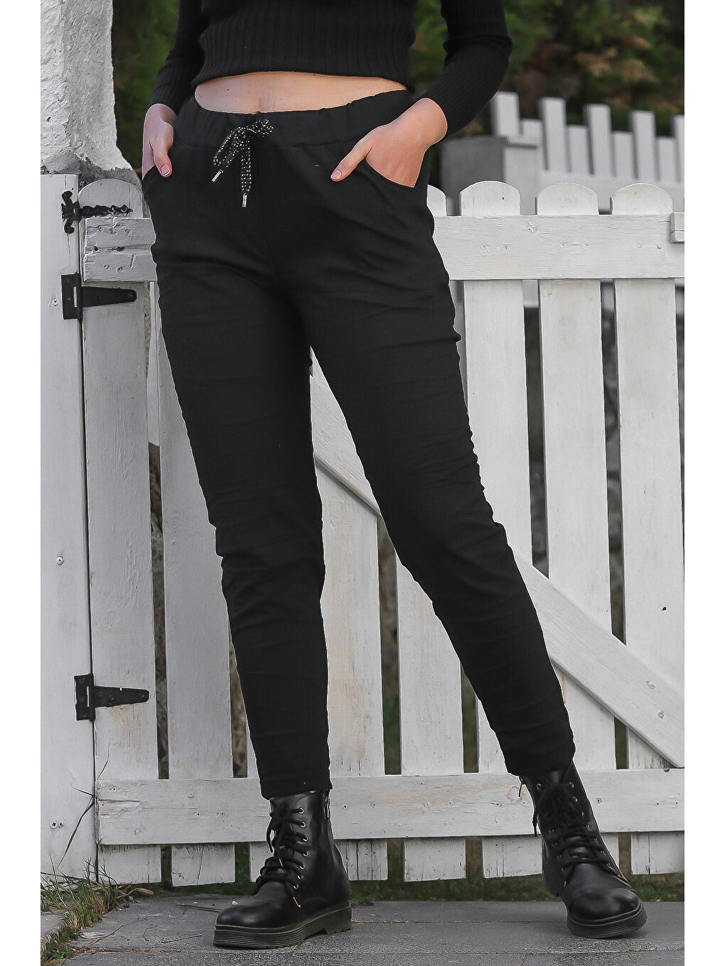 Siyah Cepli Yıkamalı Lastikli Ve Bağlamalı Bel Dar Paça Casual Dokuma Pantolon 99 60-1