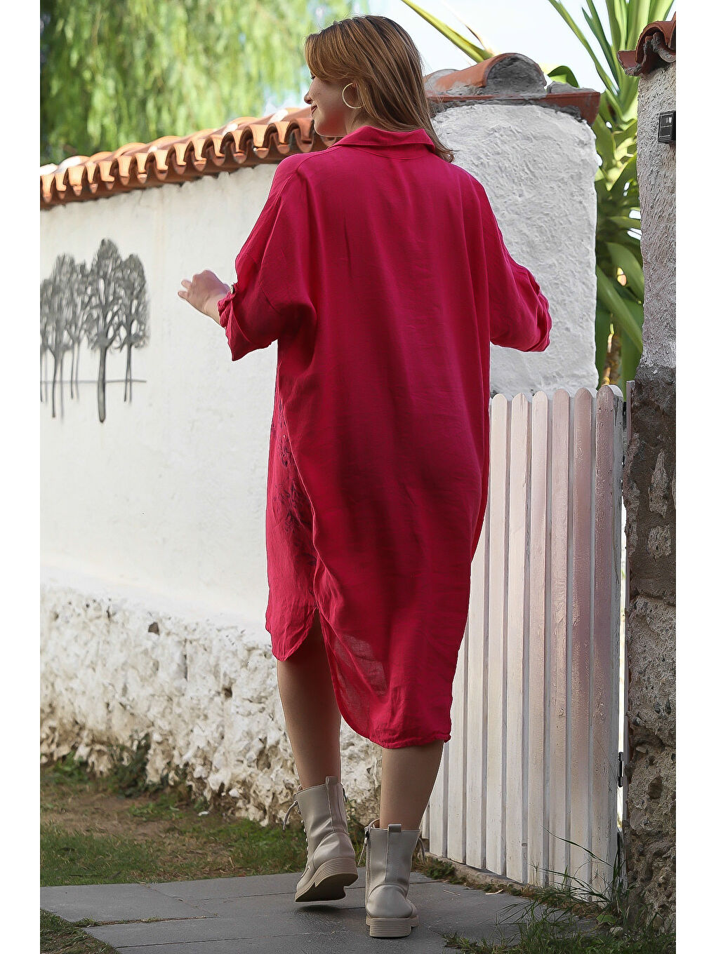 Kırmızı İtalyan Narçiçeği Gömlek Yaka Düğmeli Uzun Kollu Çiçekli Dijital Baskılı Keten Dokuma Elbise 108 74-1