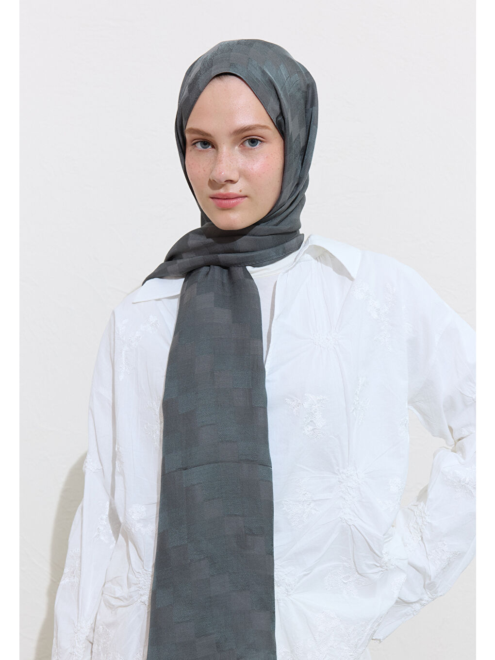 Gri Nori İpek Jakar Şal Füme-3