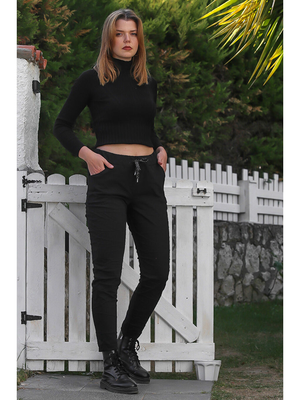 Siyah Cepli Yıkamalı Lastikli Ve Bağlamalı Bel Dar Paça Casual Dokuma Pantolon 99 60-7