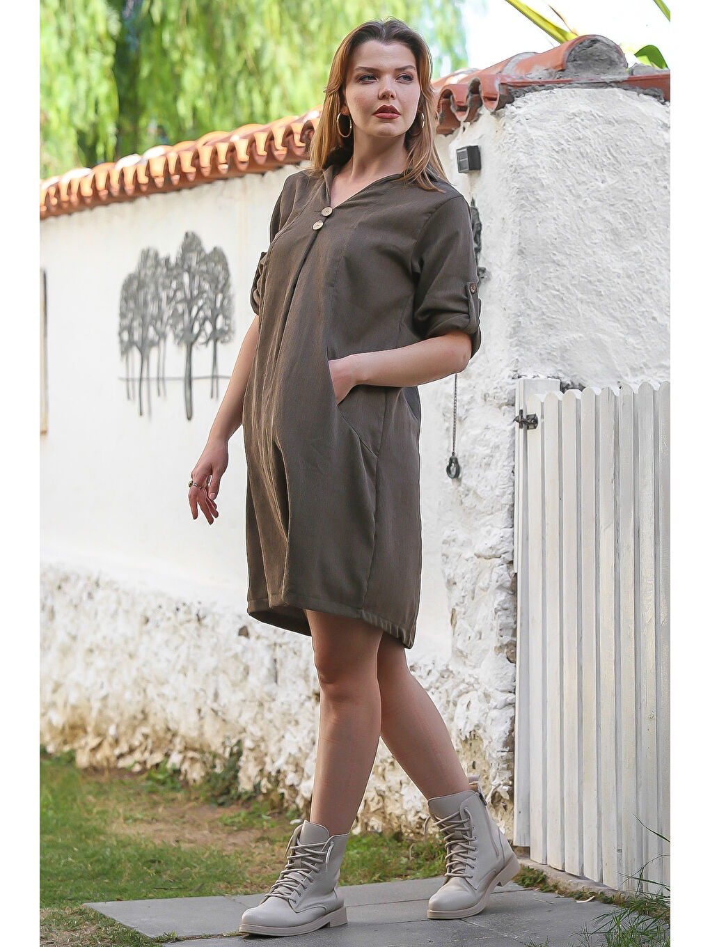 İtalyan Koyu Bej Gömlek Yaka Düğmeli Uzun Kollu Cepli Casual Kadife Dokuma Elbise 98 56-2