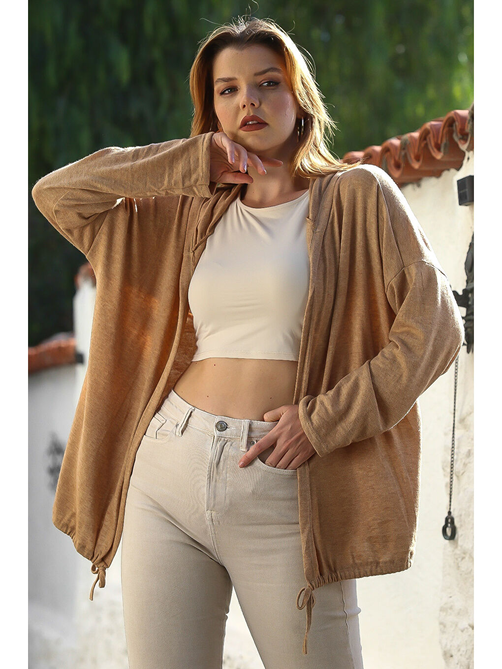 İtalyan Sütlü Kahverengi Kapüşonlu Uzun Kol Kapamasız Etek Ucu Bağlamalı Casual Triko Hırka 67 72-1