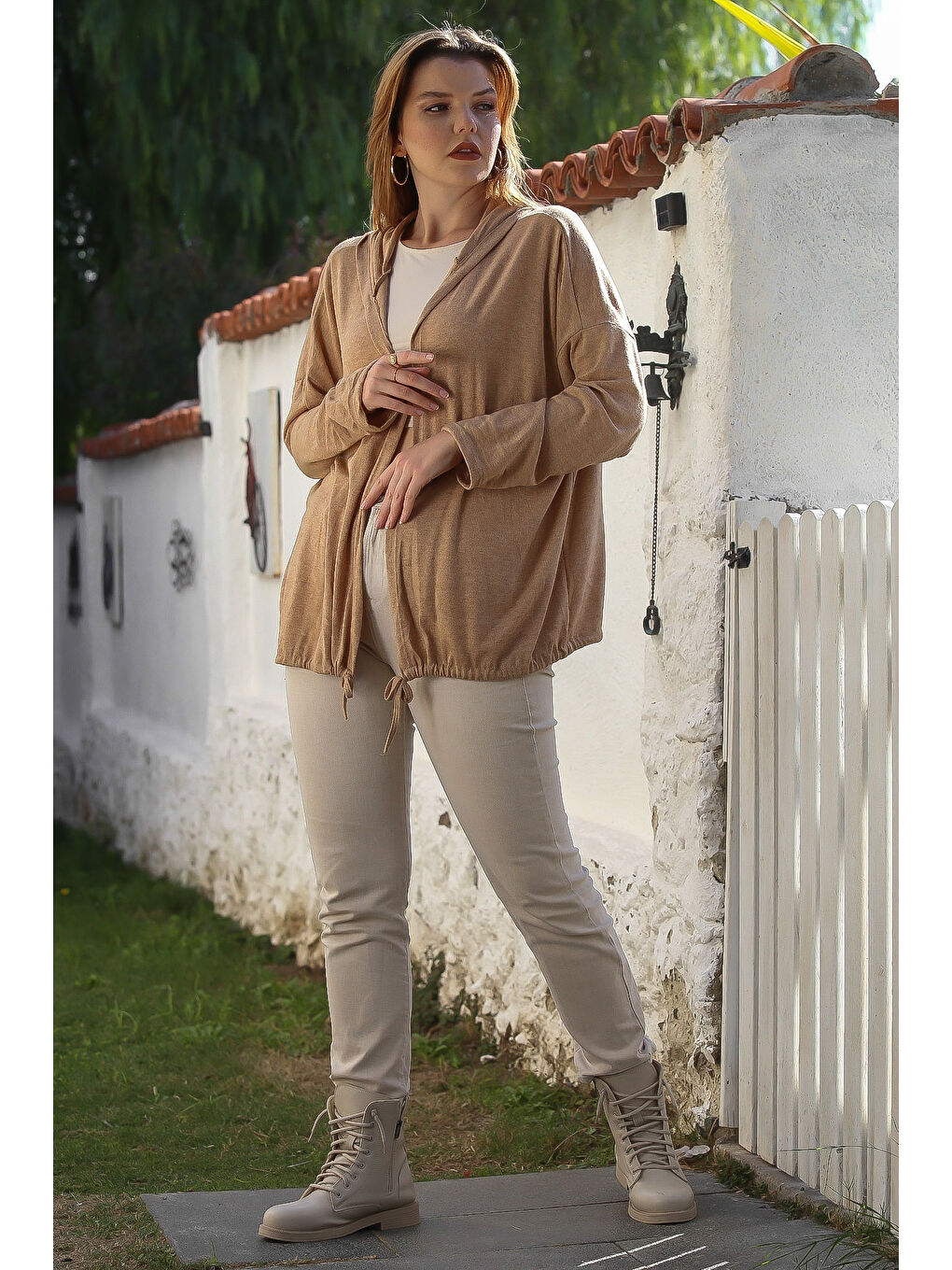 İtalyan Sütlü Kahverengi Kapüşonlu Uzun Kol Kapamasız Etek Ucu Bağlamalı Casual Triko Hırka 67 72-4