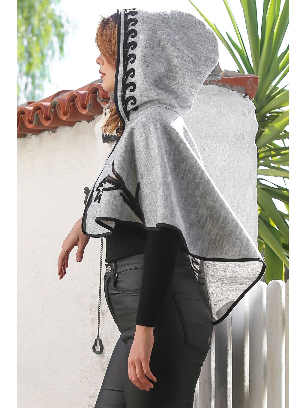 Gri Melanj Kapüşonlu Düğmeli Biyeli Süzene Nakışlı Casual Kaşe Bolero Dokuma Panço 43 75-1