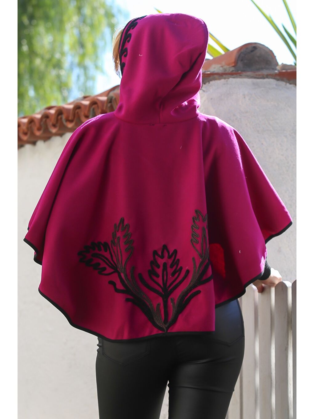 Bordo Kapüşonlu Düğmeli Biyeli Süzene Nakışlı Casual Kaşe Bolero Dokuma Panço 43 75-1