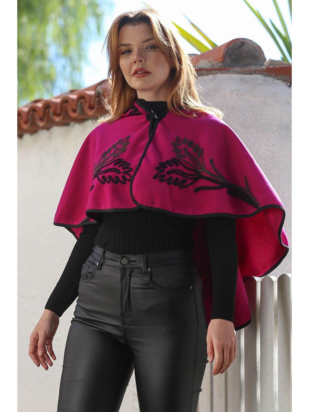 Bordo Kapüşonlu Düğmeli Biyeli Süzene Nakışlı Casual Kaşe Bolero Dokuma Panço 43 75-3