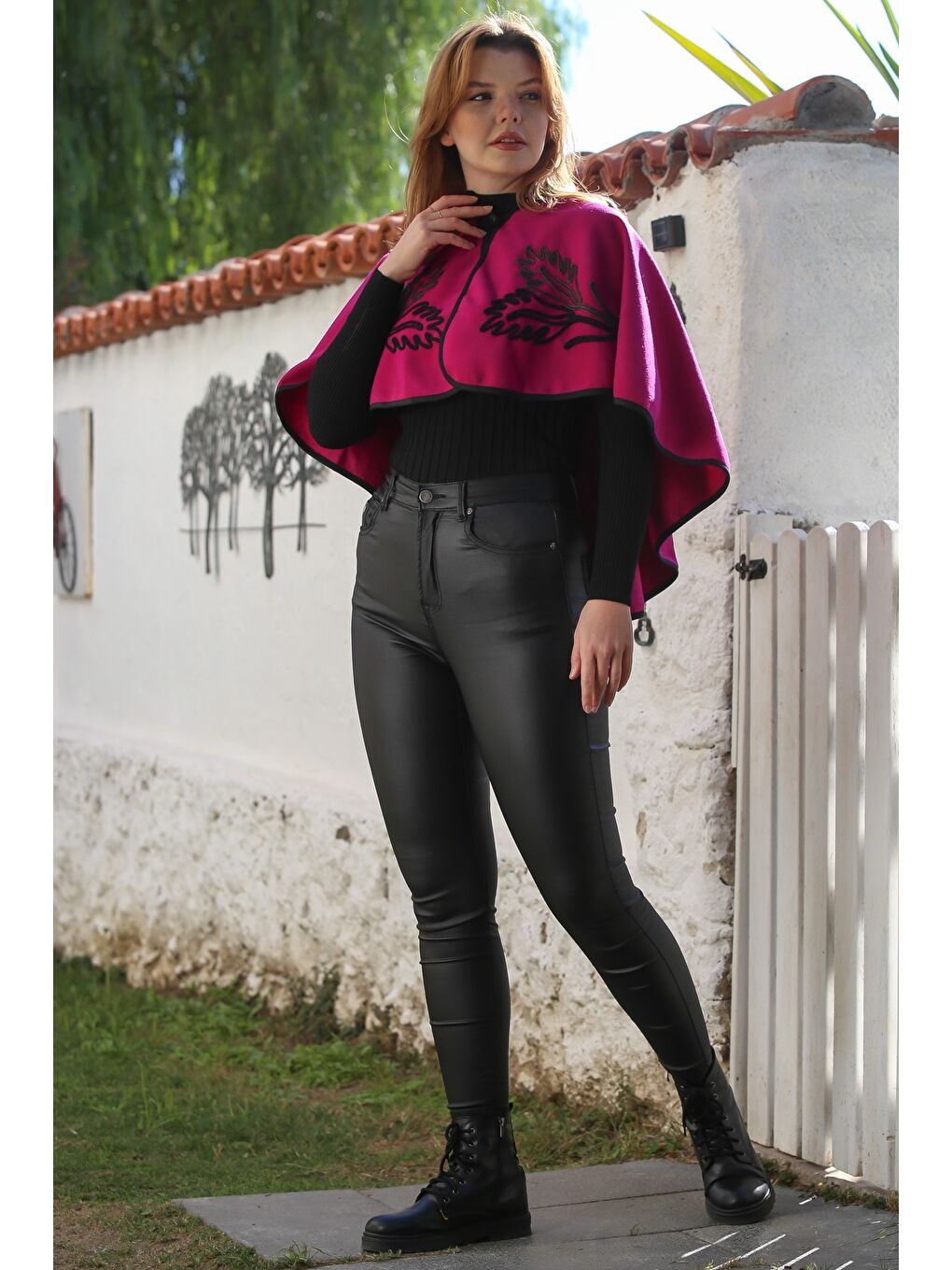 Bordo Kapüşonlu Düğmeli Biyeli Süzene Nakışlı Casual Kaşe Bolero Dokuma Panço 43 75-4