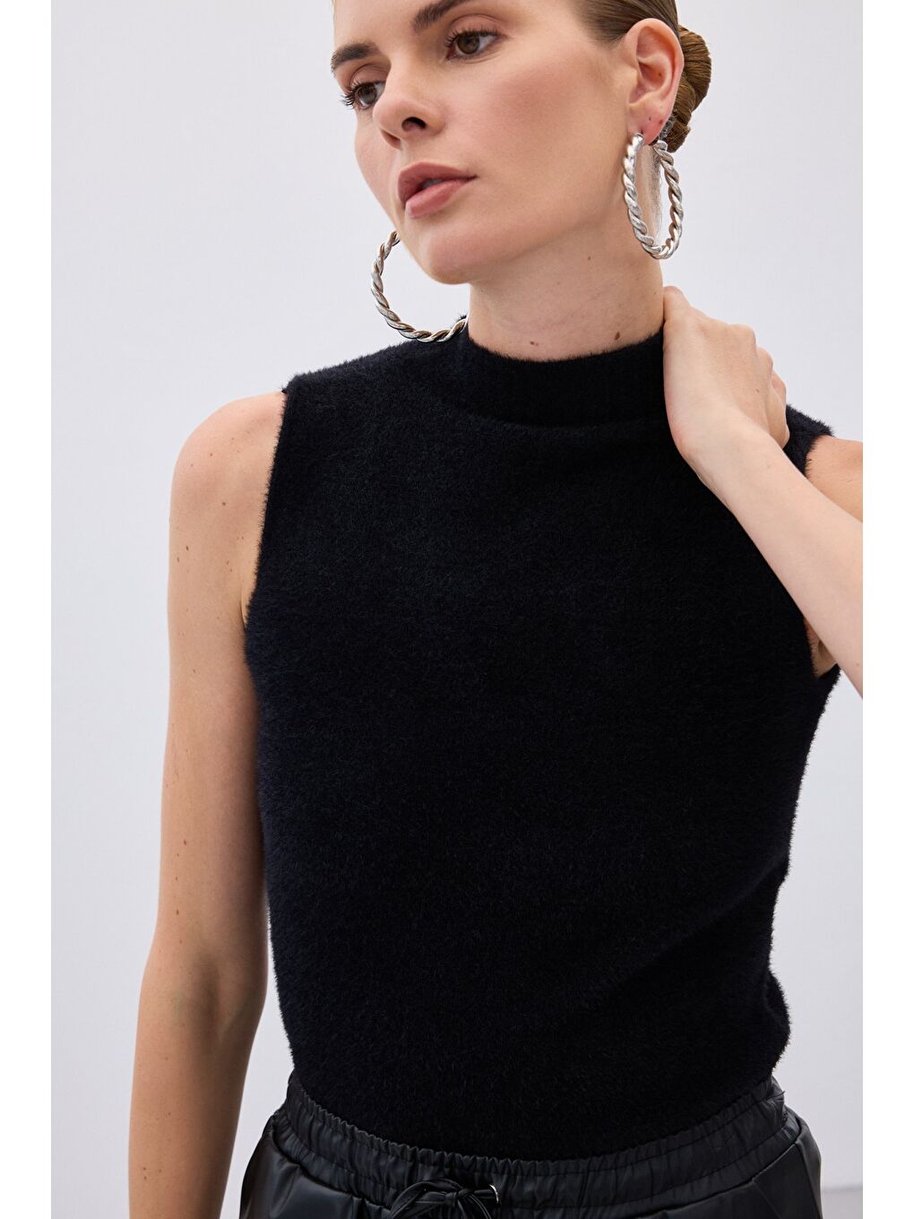 Sıfır Kol Sakallı Triko Bluz - Siyah-7