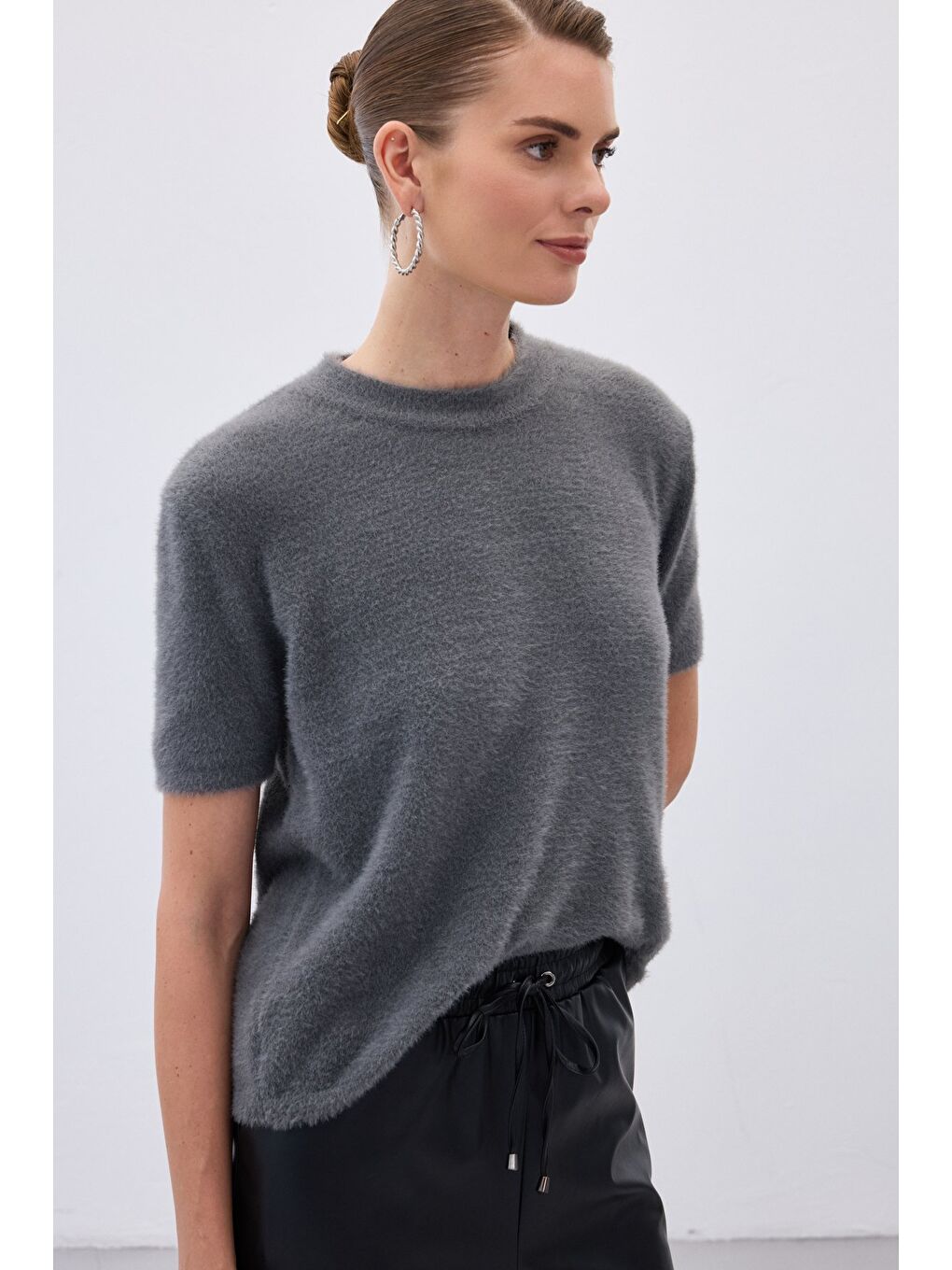 Sakallı Kısa Kol Triko - Antrasit-1