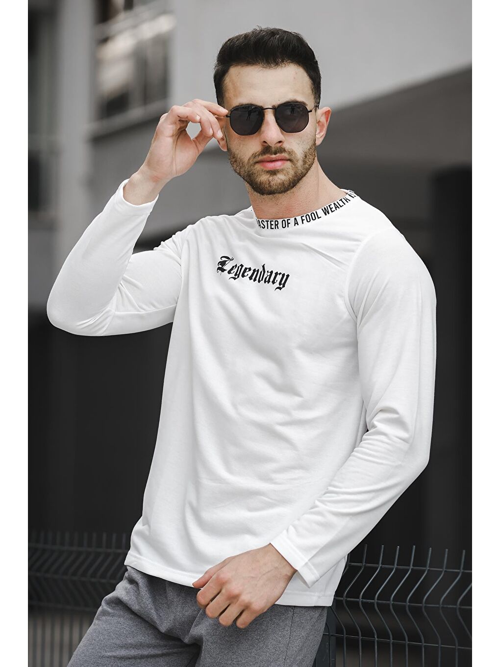 Beyaz Yakası Baskılı Slim Fit Likralı Sıfır Yaka Erkek Sweatshirt-1
