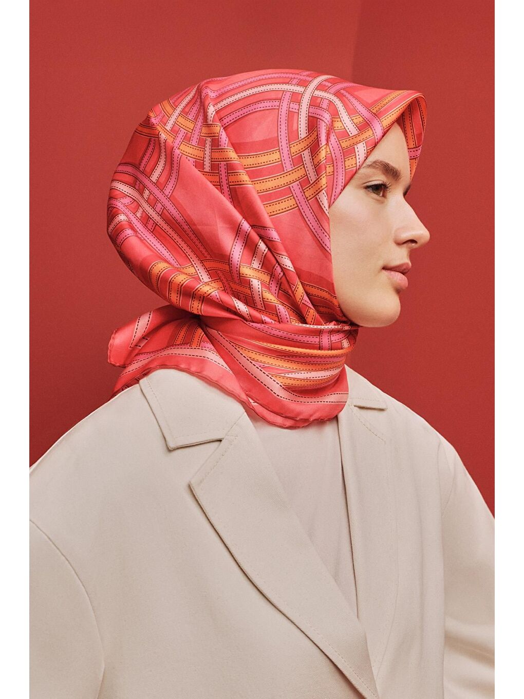 Pembe Soyut Desenli Saf İpek Sura Eşarp 9333 38