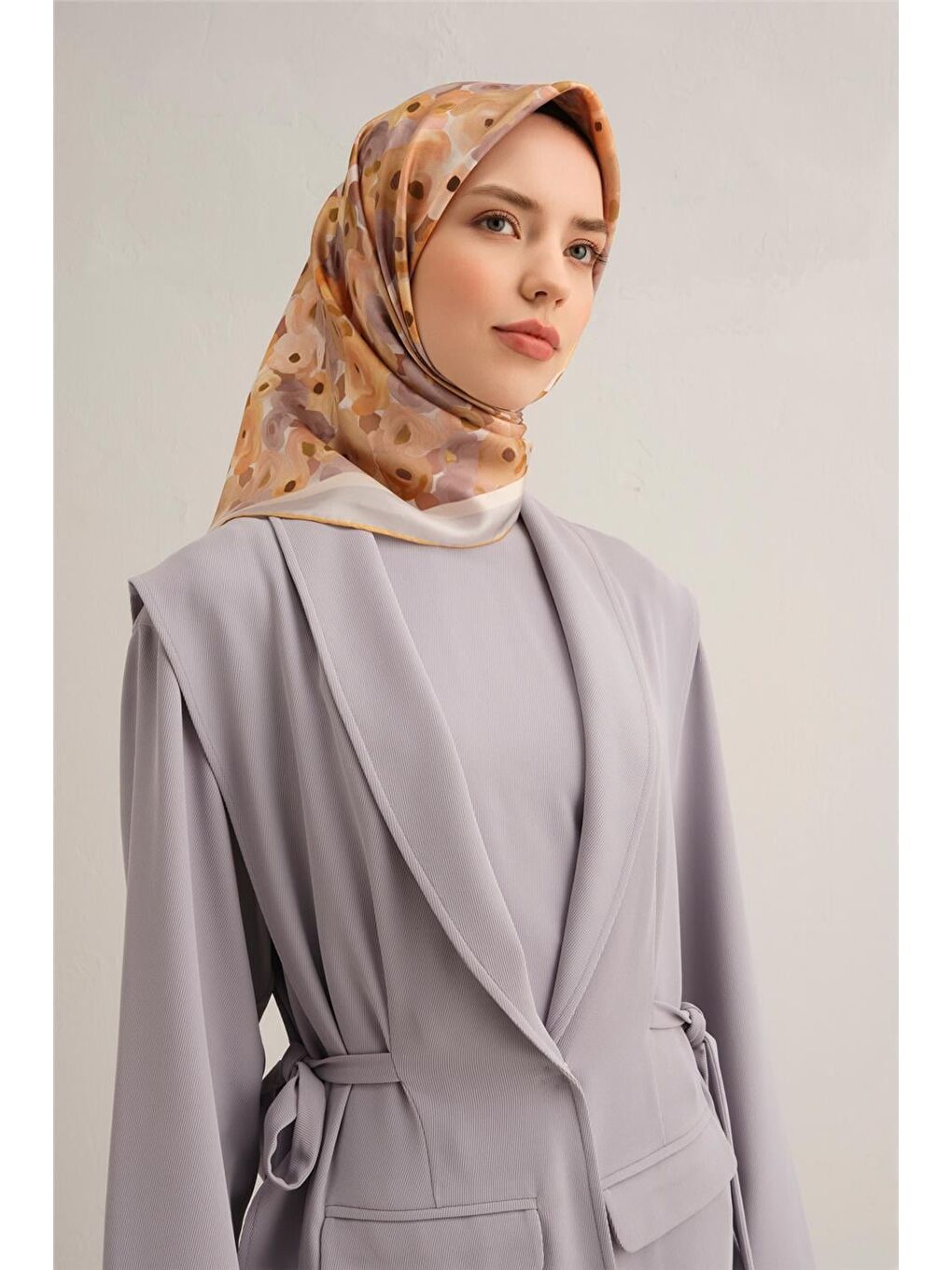 Kahverengi Çiçek Desenli Saf İpek Twill Eşarp 9300 37