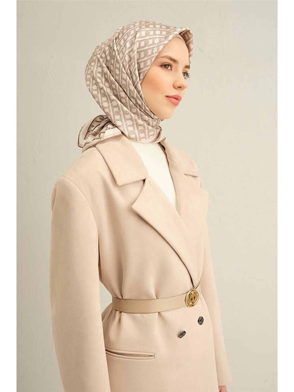 Kahverengi Çiçek Desenli Saf İpek Sura Eşarp 9301 05-1