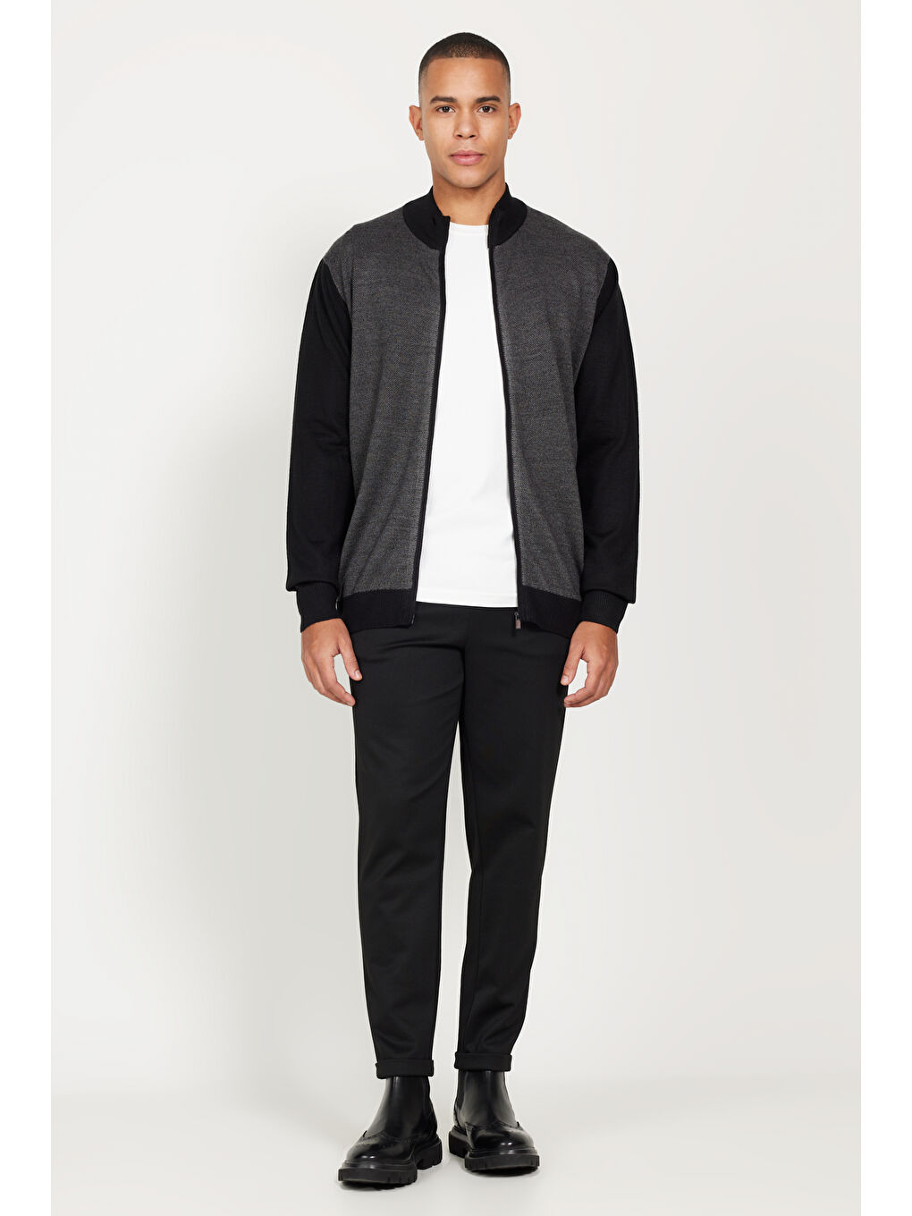 Erkek Siyah-Gri Melanj Standart Fit Normal Kesim Dik Yaka Triko Hırka-1