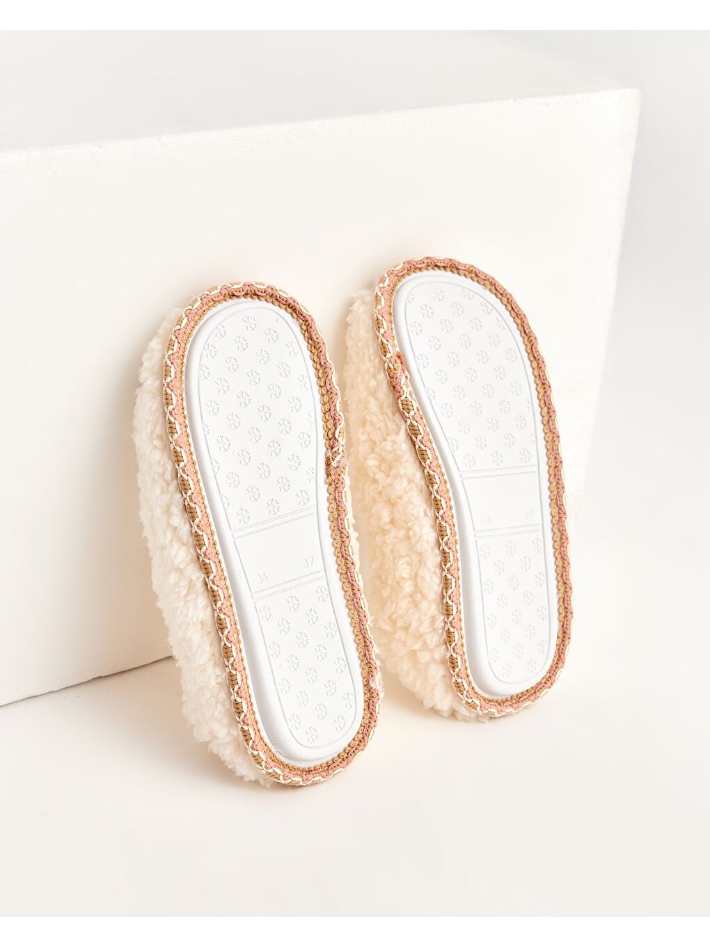 Pembe Kadın Nakışlı Ev İçi Ayakkabı -  POPE-2