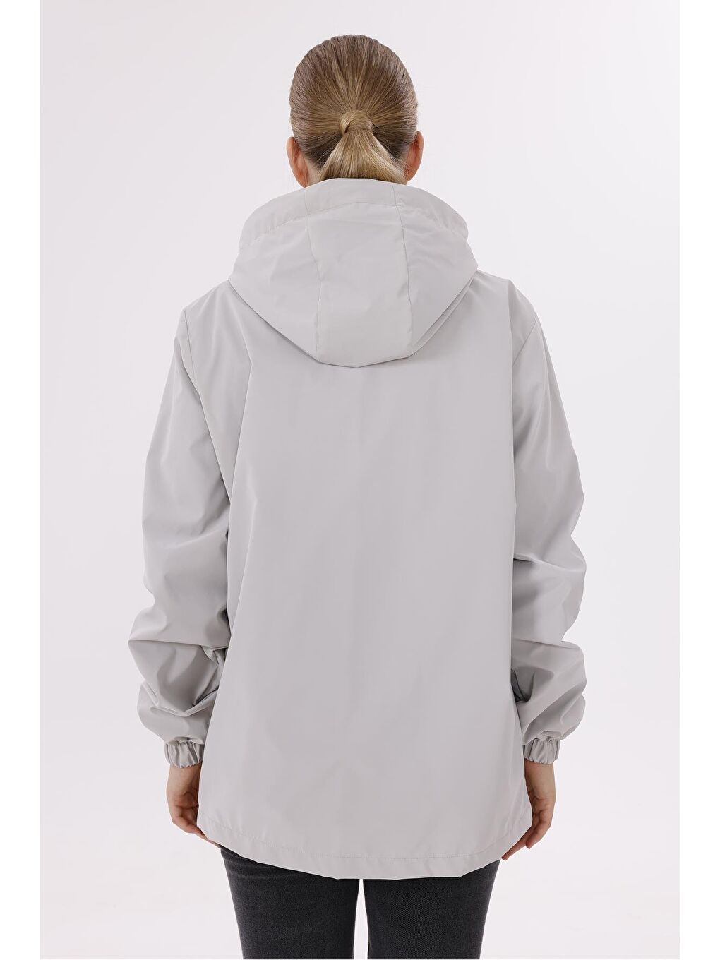 Bej Kadın Kapüşonlu Nova Kumaş Hafif Ve Dayanıklı Mevsimlik Su Ve Rüzgar Geçirmez Yağmurluk-6