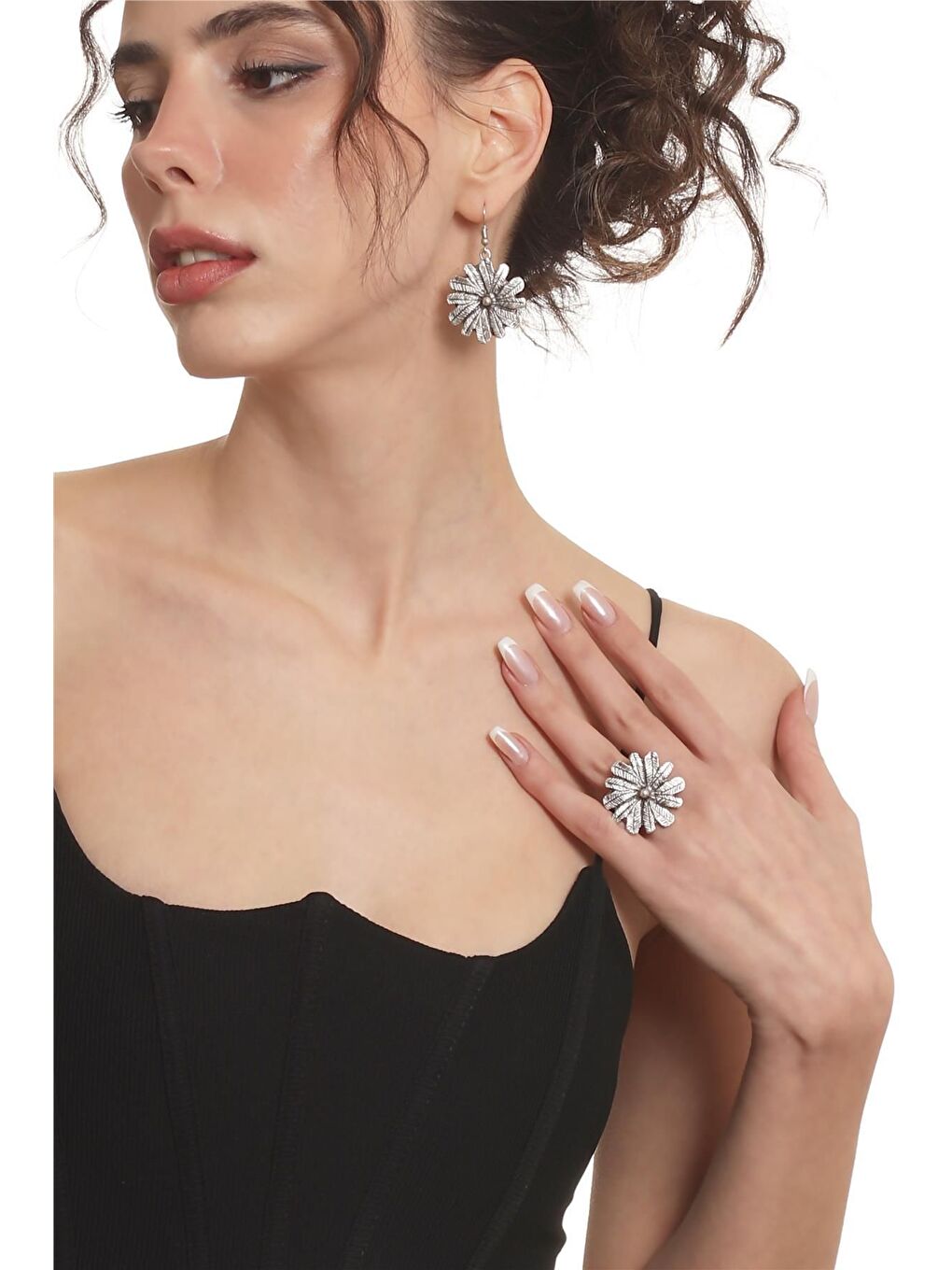 Gri Kadın Antik Gümüş Kaplama Çiçek Formlu Sallantılı Model Küpe&Yüzük Set-2