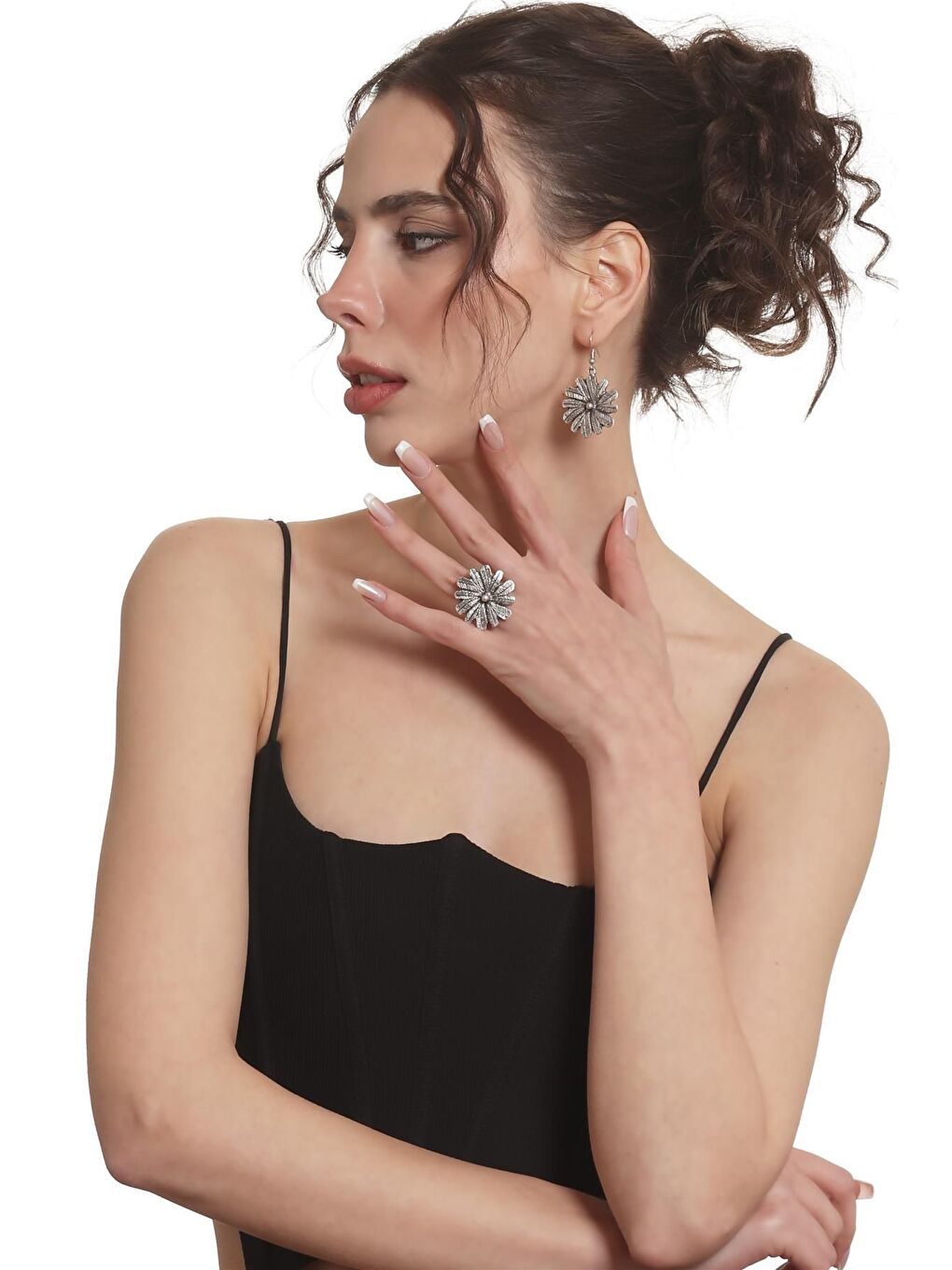 Gri Kadın Antik Gümüş Kaplama Çiçek Formlu Sallantılı Model Küpe&Yüzük Set-3