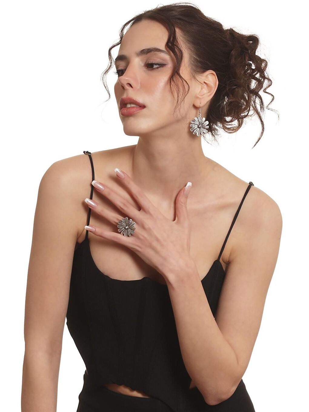 Gri Kadın Antik Gümüş Kaplama Çiçek Formlu Sallantılı Model Küpe&Yüzük Set-4