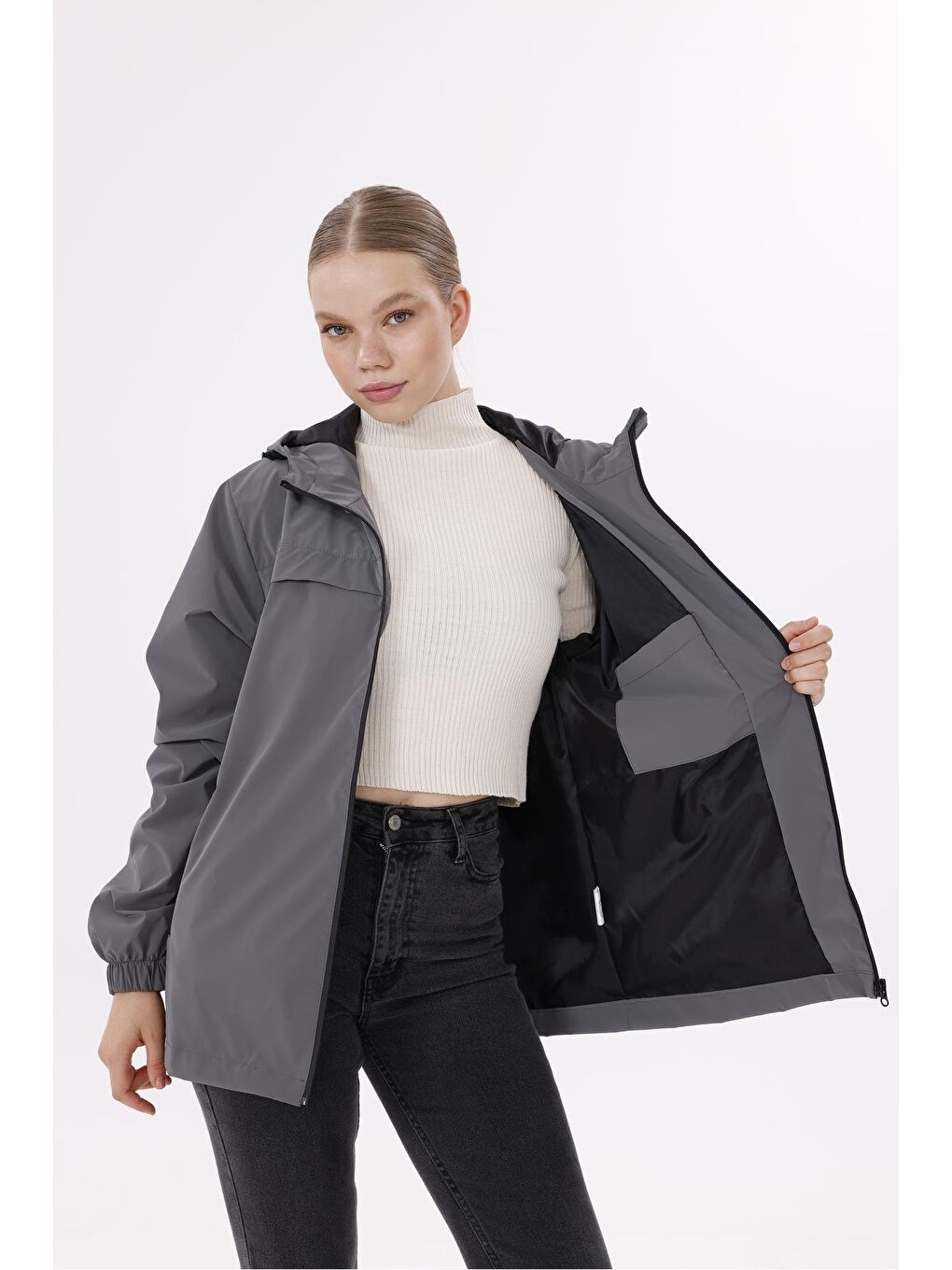 Antrasit Kadın Kapüşonlu Nova Kumaş Hafif Ve Dayanıklı Mevsimlik Su Ve Rüzgar Geçirmez Yağmurluk-5