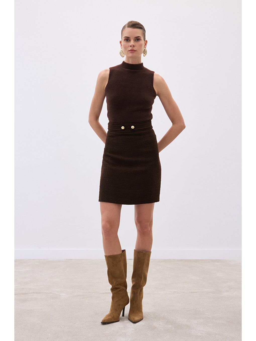 Kahverengi Sıfır Kol Sakallı Triko Bluz - Kahve-1