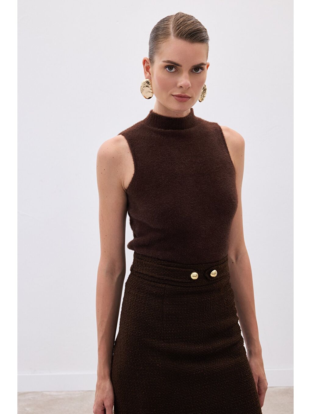 Kahverengi Sıfır Kol Sakallı Triko Bluz - Kahve-4