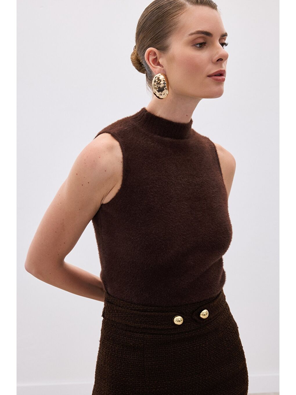 Kahverengi Sıfır Kol Sakallı Triko Bluz - Kahve-6