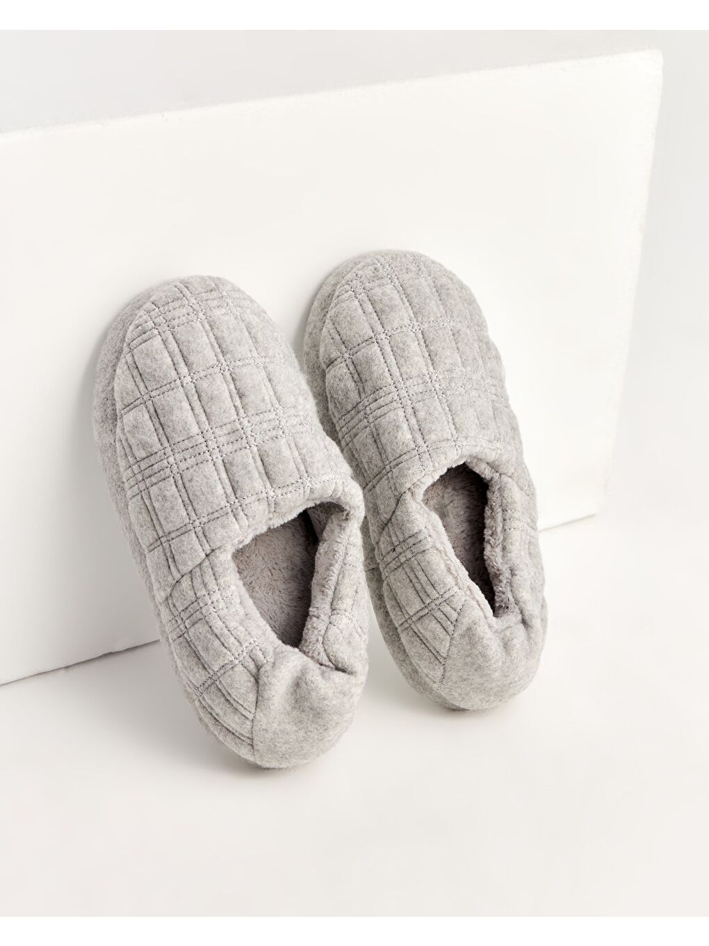 Gri Kadın Desenli Ev İçi Ayakkabı - KARU