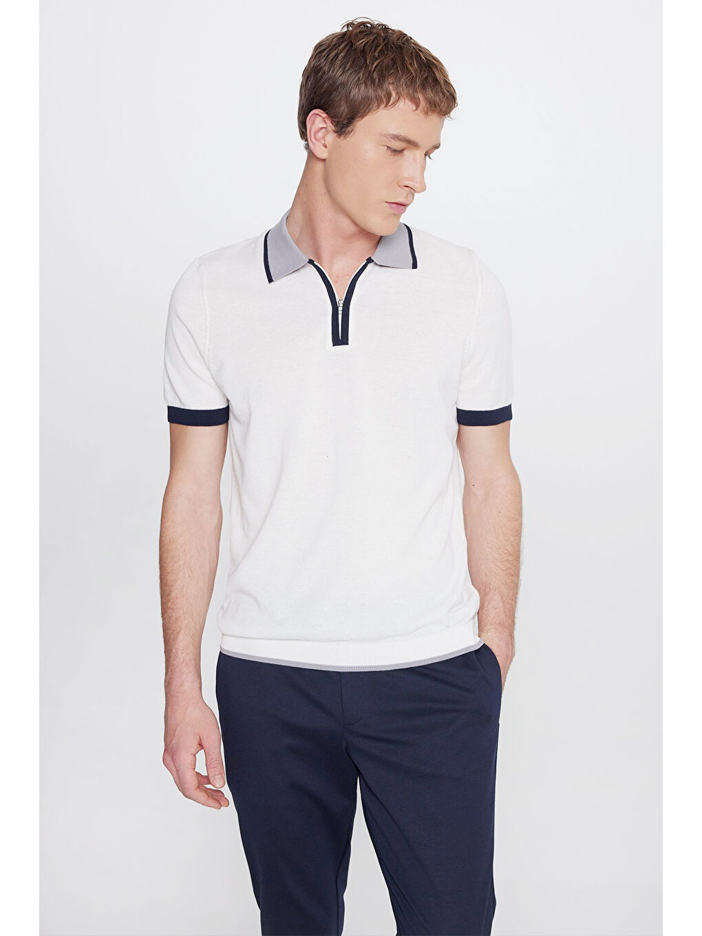 Erkek Ekru %100 Pamuk Standart Fit Normal Kesim Polo Yaka Triko Tişört