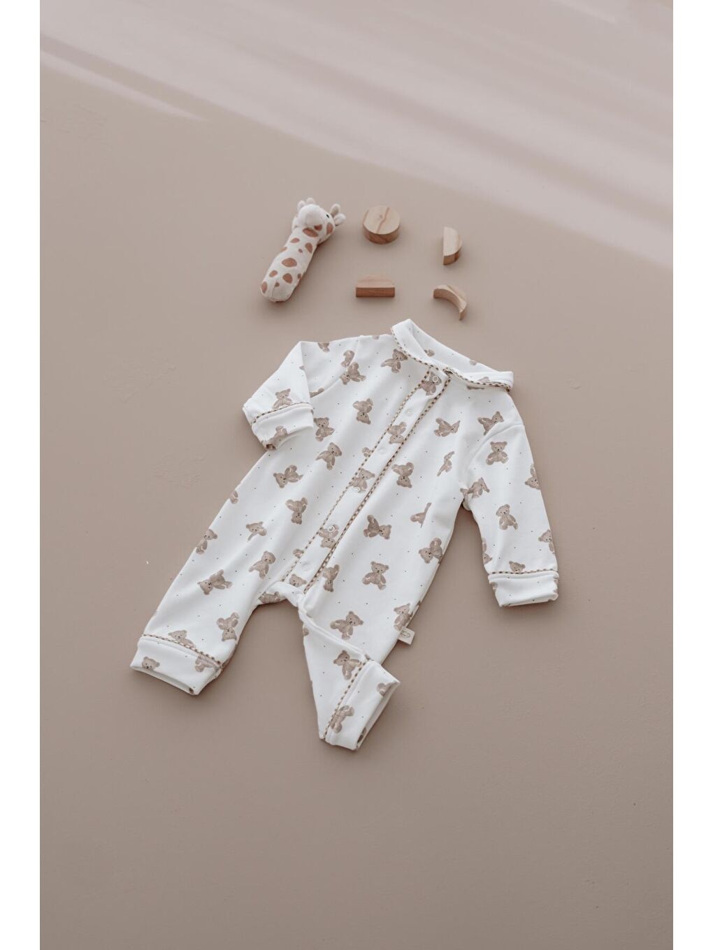 Ekru Ayıcık Baskılı Çıt Çıtlı Puffy Sleep Serisi Tulum-4