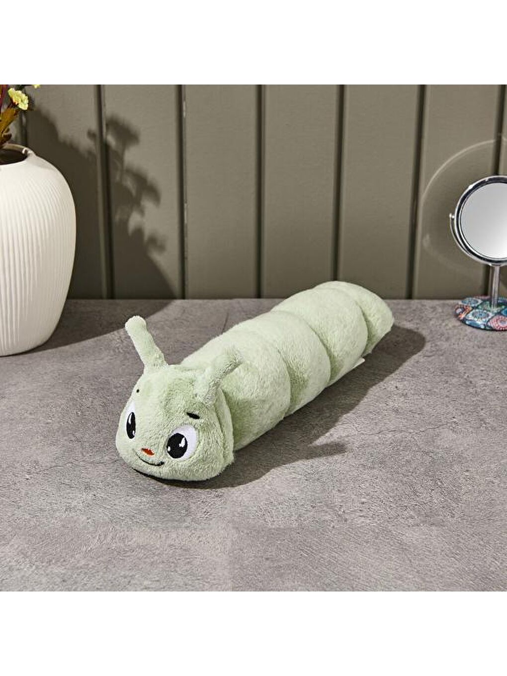 Yeşil Soft Tırtıl Figürlü Yastık - Mint - 30x10 cm