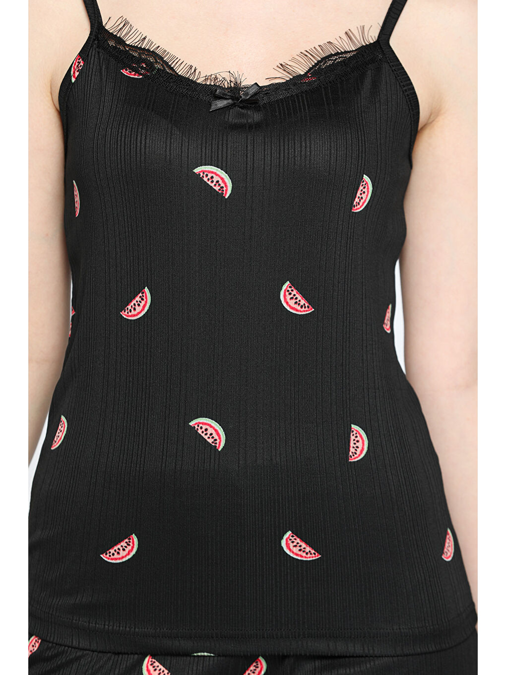 Siyah İp Askılı Dantel Detaylı Kadın Şortlu Pijama Takımı-3