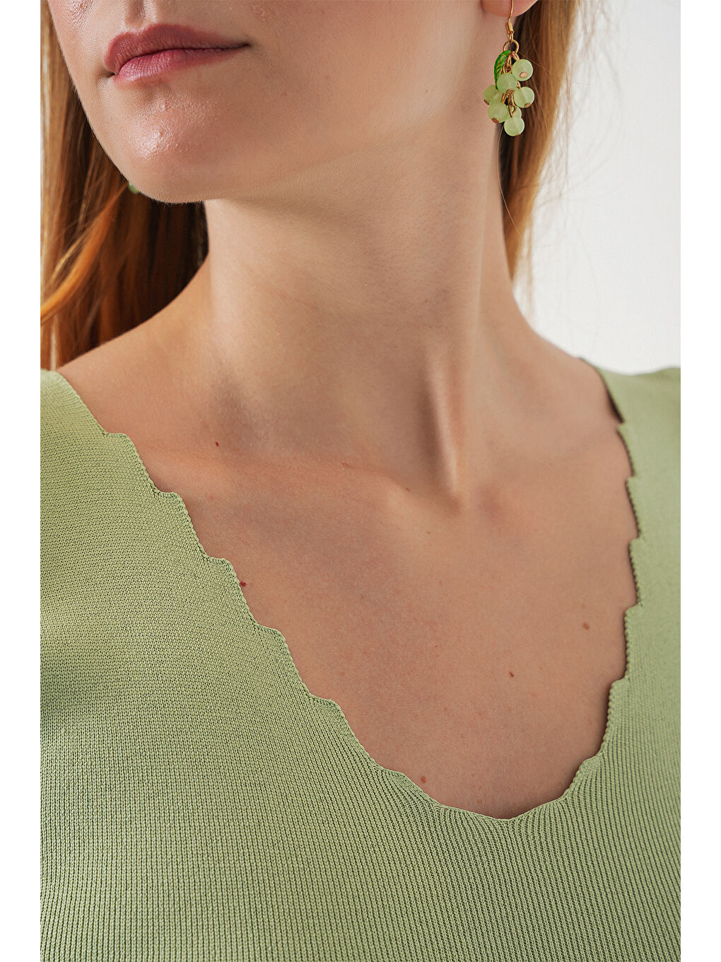 Yeşil Kadın Zikzaklı V Yaka Bluz 15930 - Çağla-4