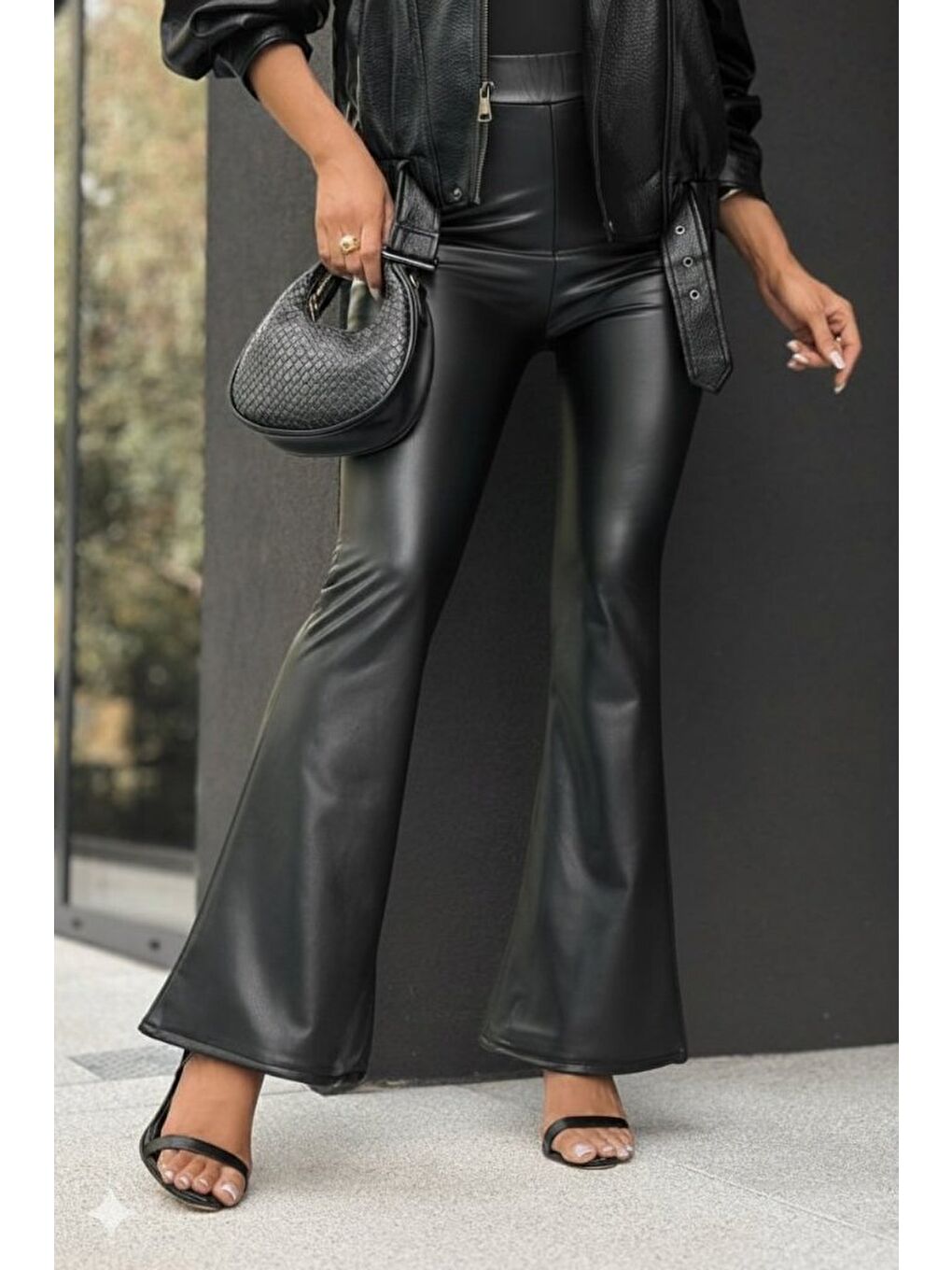 Siyah Kadın Yüksek Bel İspanyol Paçalı Deri Pantolon-2