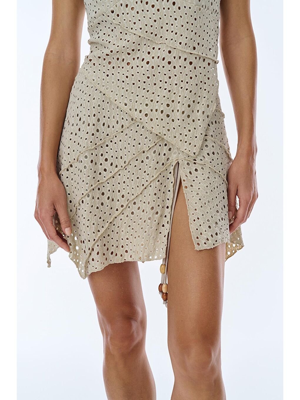 Fisto Boncuk Aksesuarlı Mini Etek Bej-1