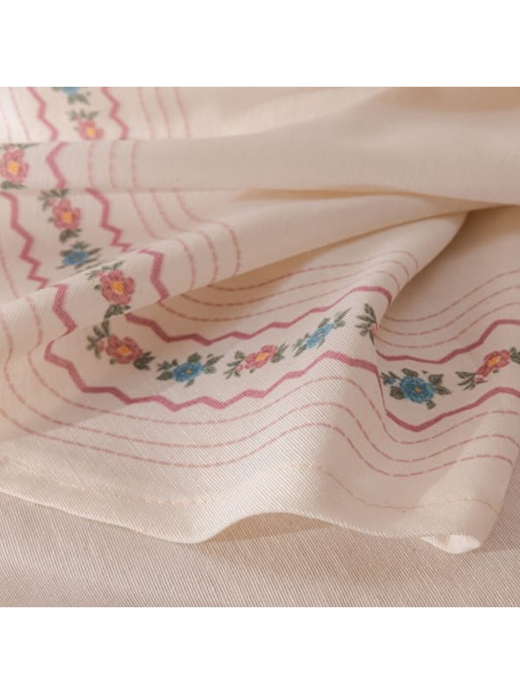 Soft Pane Yuvarlak Masa Örtüsü - Ekru - 150x150 cm-2