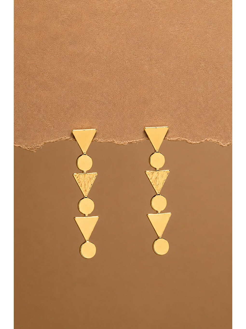 Sarı Geometrik Detaylı Modern Gold Küpe