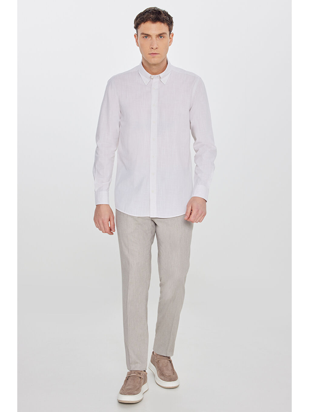 Erkek Bej %100 Pamuk Slim Fit Dar Kesim Düğmeli Yaka Armürlü Flamlı Gömlek-1