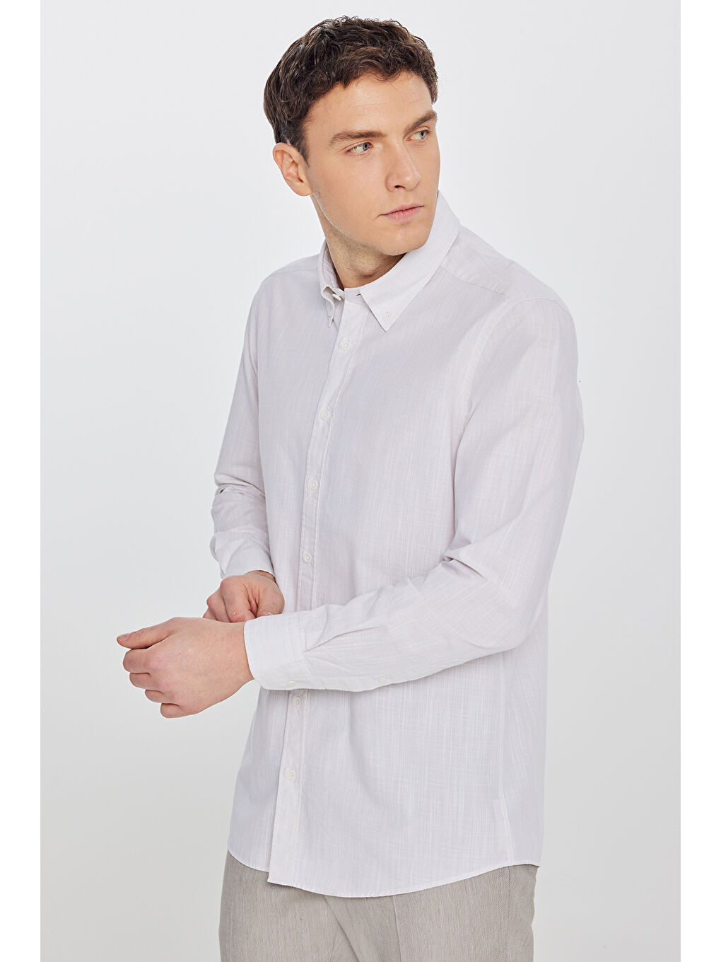 Erkek Bej %100 Pamuk Slim Fit Dar Kesim Düğmeli Yaka Armürlü Flamlı Gömlek-2