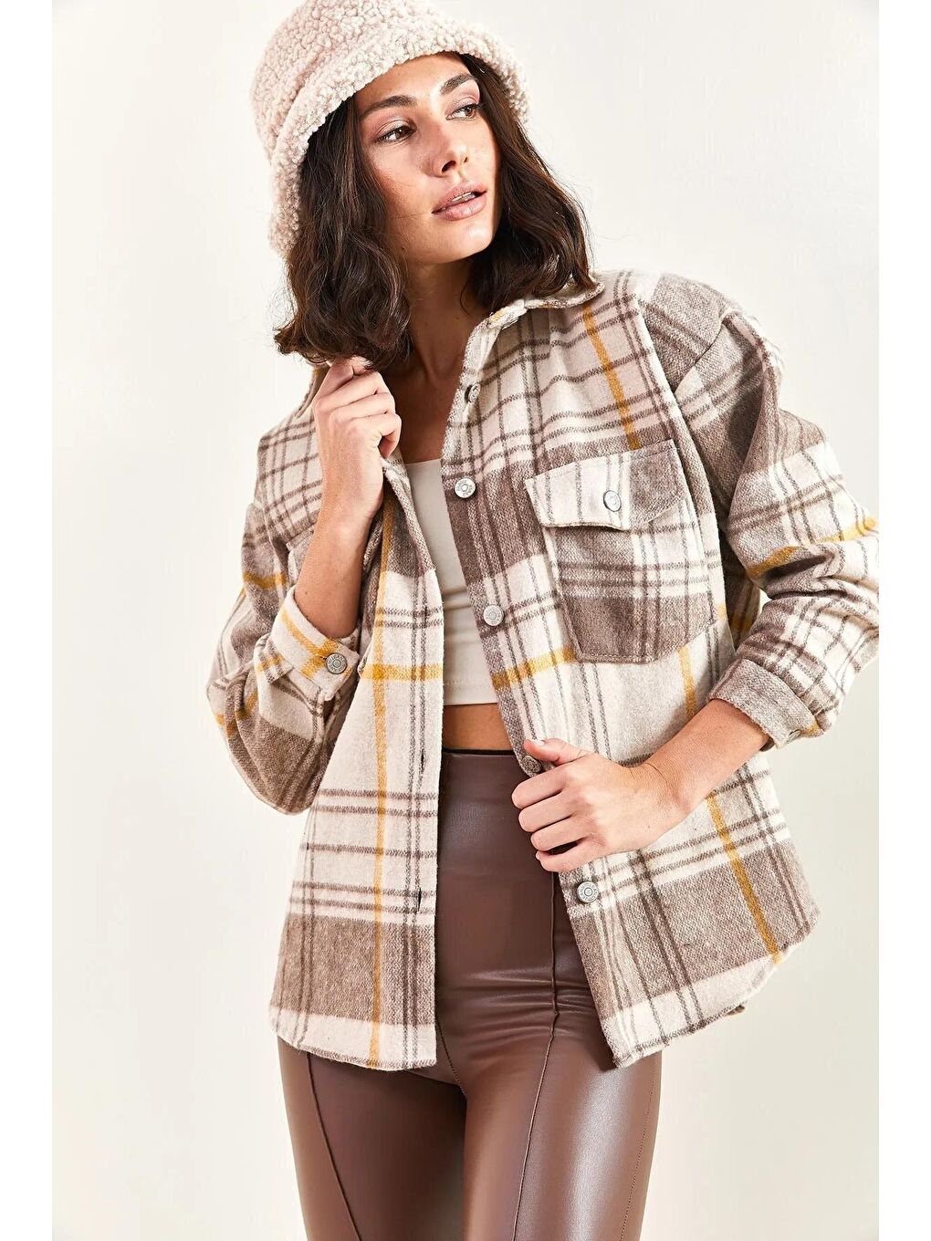 Bej Kadın Cepli Ekose Oduncu Gömlek 4634
