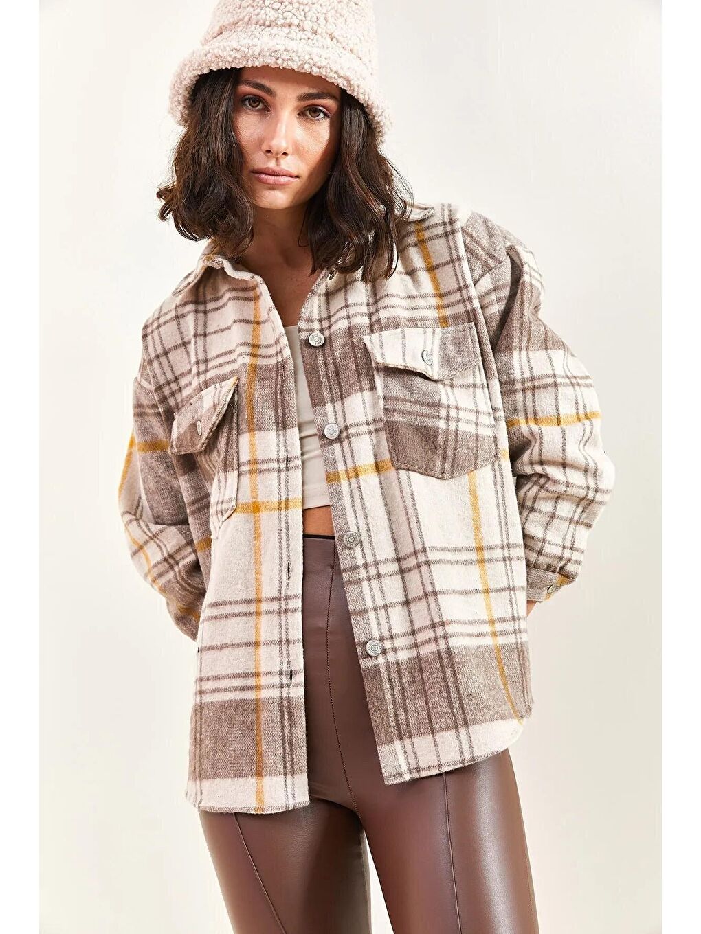 Bej Kadın Cepli Ekose Oduncu Gömlek 4634-2