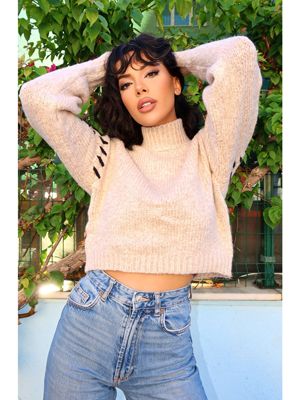 Ekru Omzu Dikiş Detaylı Boğazlı Triko Kazak A-081