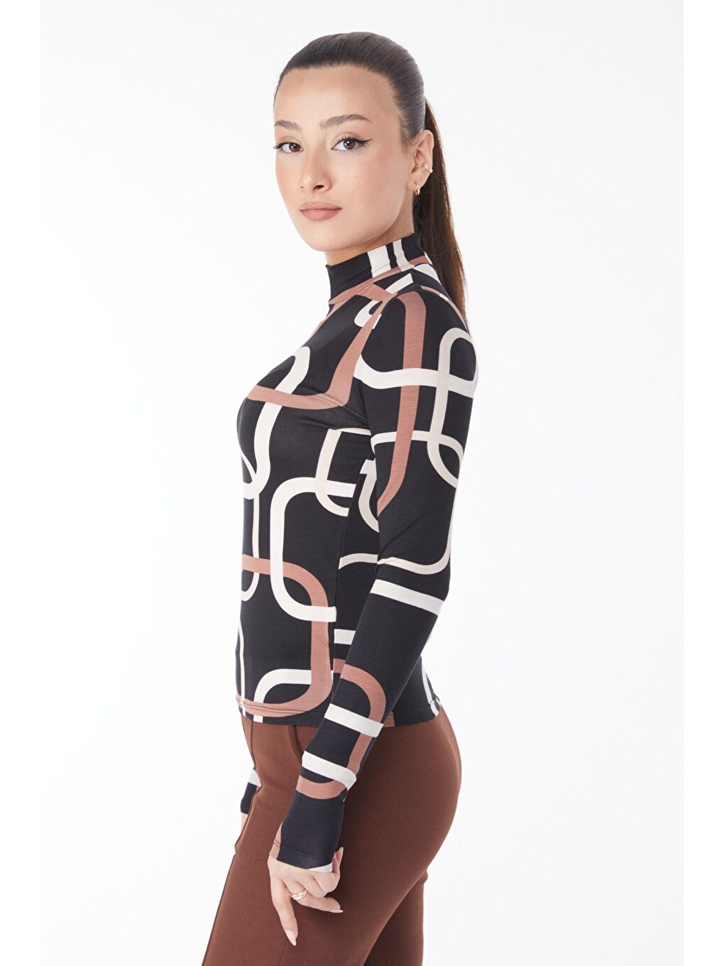 Yarım Balıkçı Yaka Kadın Siyah Desenli Bluz - 24695-3