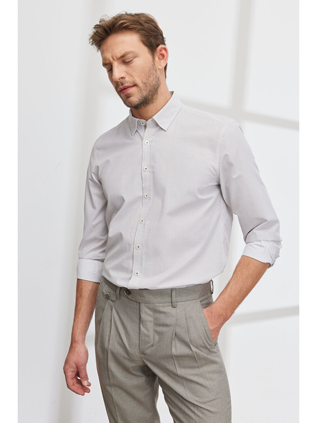 Erkek Beyaz-Kahve Slim Fit Dar Kesim Gizli Düğme Yaka Baskılı Gömlek-3